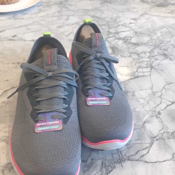 sketchers ladies runners